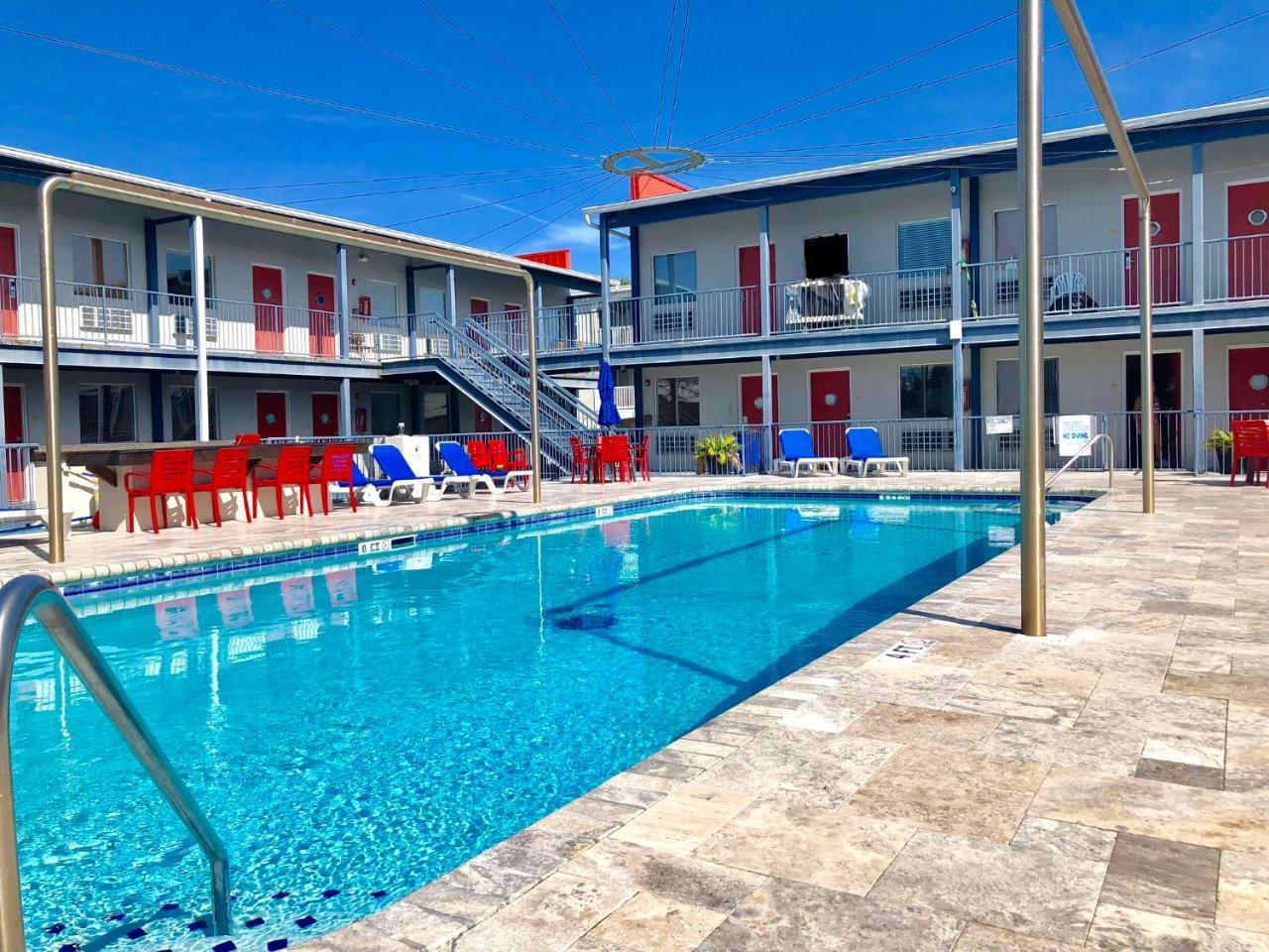 Sea And Breeze Hotel And Condo Tybee Island Exterior photo